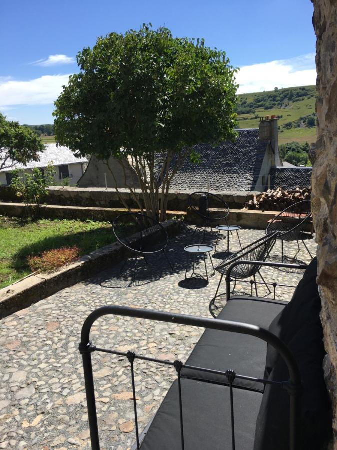 La Cure Grande Maison De Charme De 2 A 14 Personnes Saint-Urcize Dış mekan fotoğraf